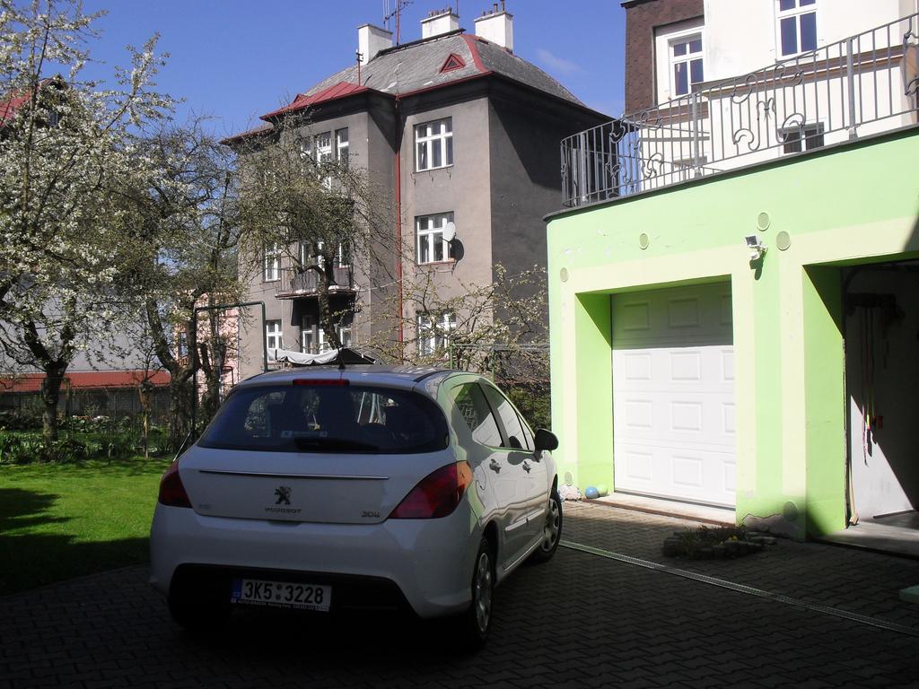 Pension Rak Karlowe Wary Zewnętrze zdjęcie